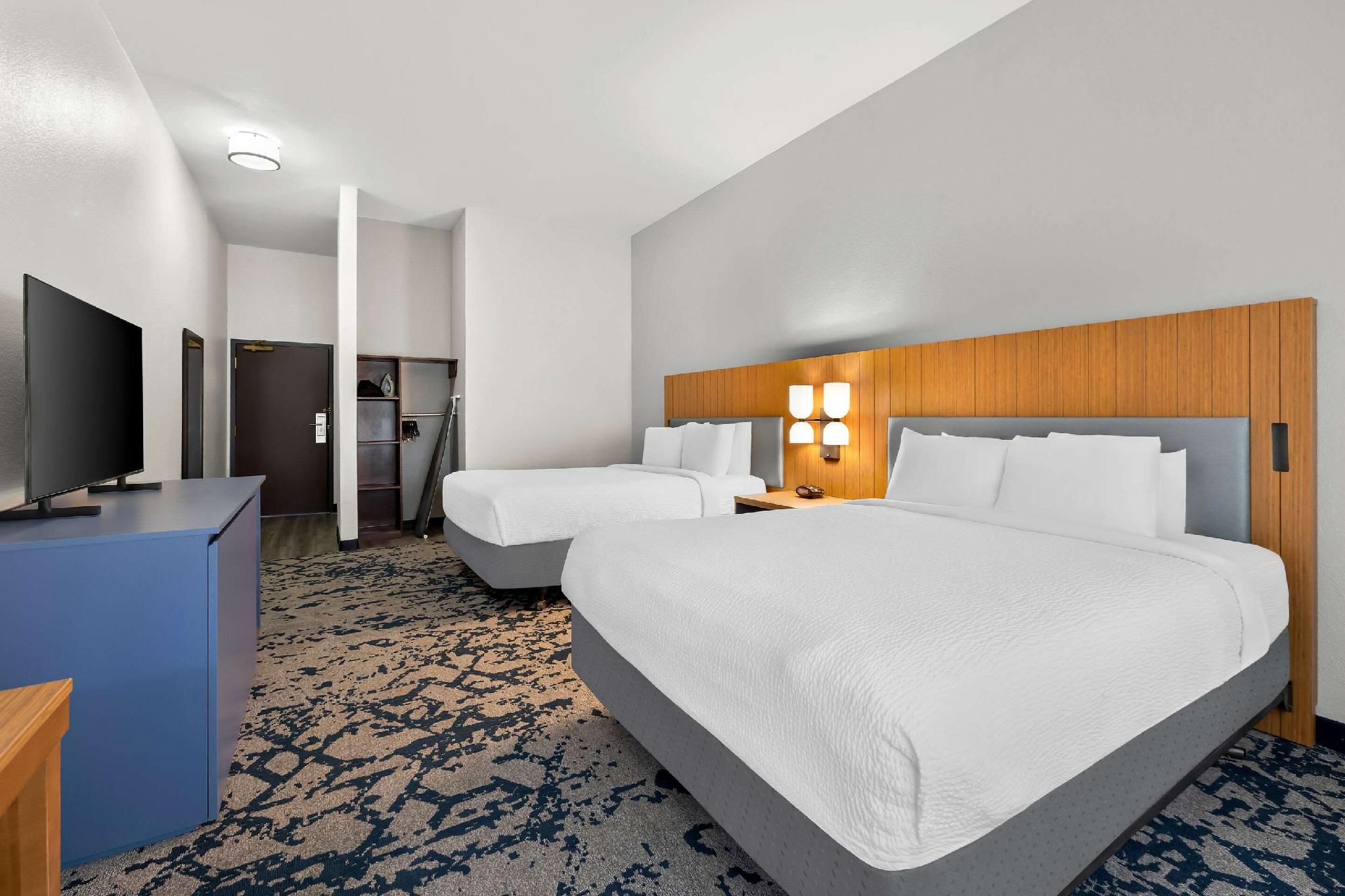 2 Queen Beds, Nonsmoking, Accessible