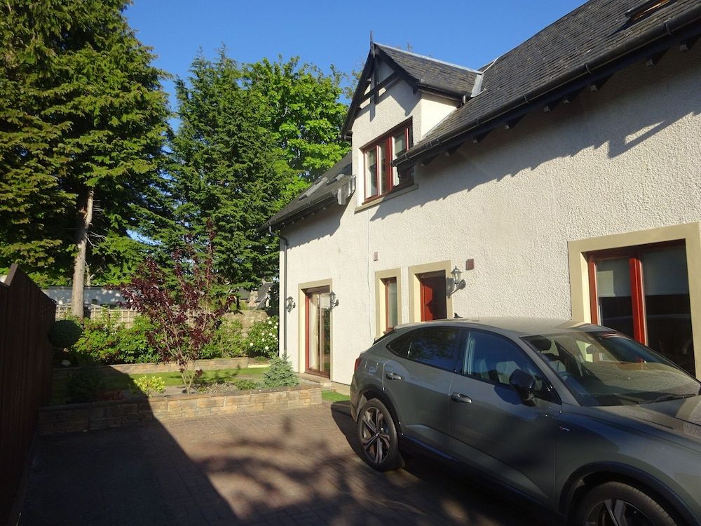 undefined Culliss House 6