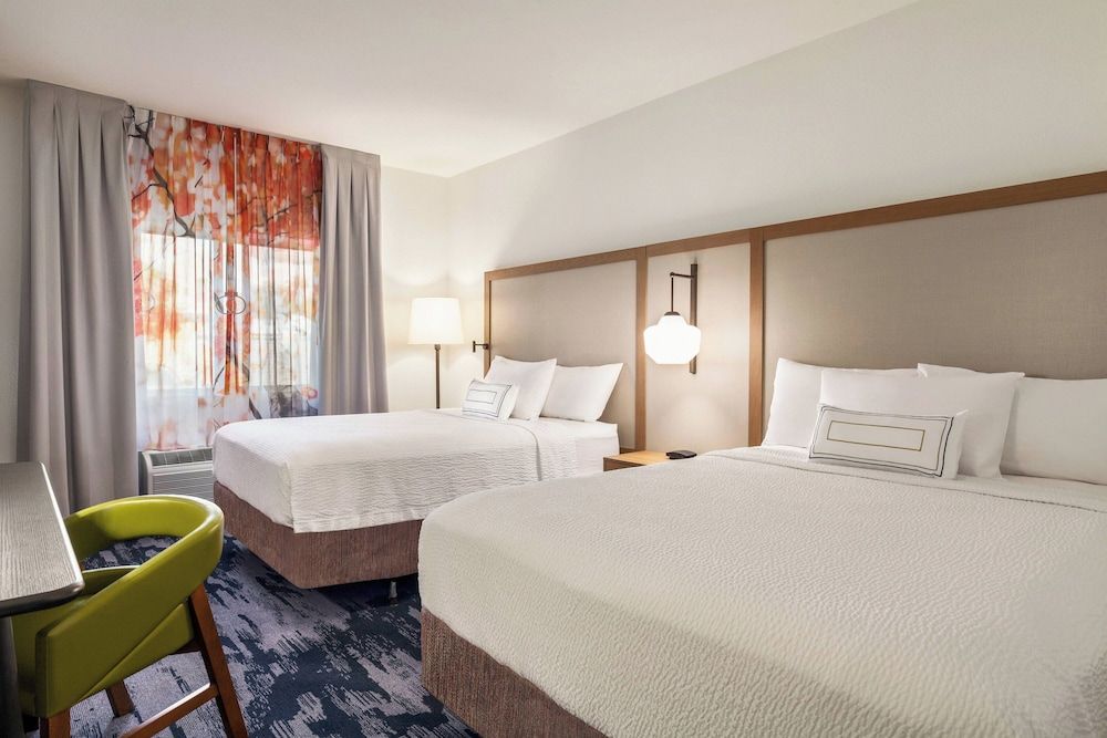 Room, 2 Queen Beds, Non Smoking (Mobility Accessible, Tub)
