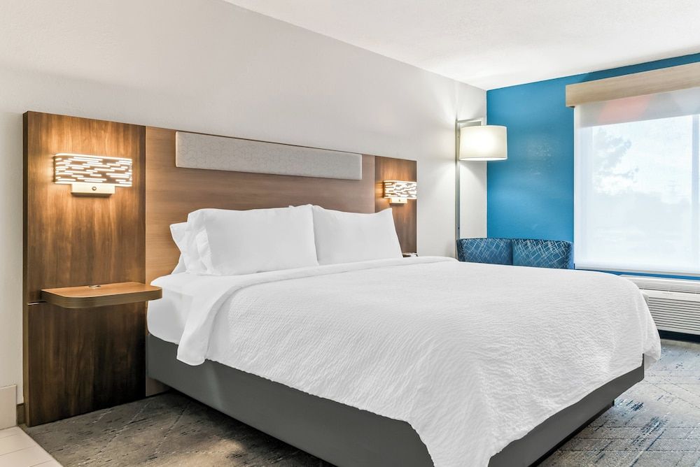 Standard Room, 1 King Bed, Jetted Tub