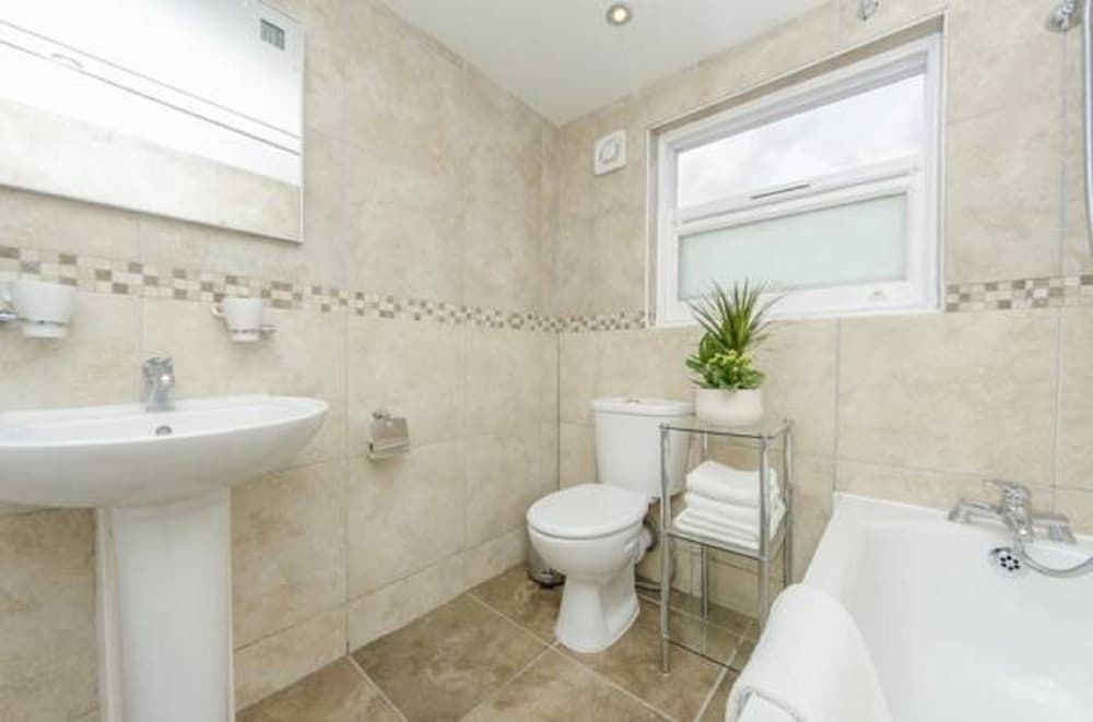 Grand Apartments Fulham Palace Family Apartment, Multiple Beds, City View 3