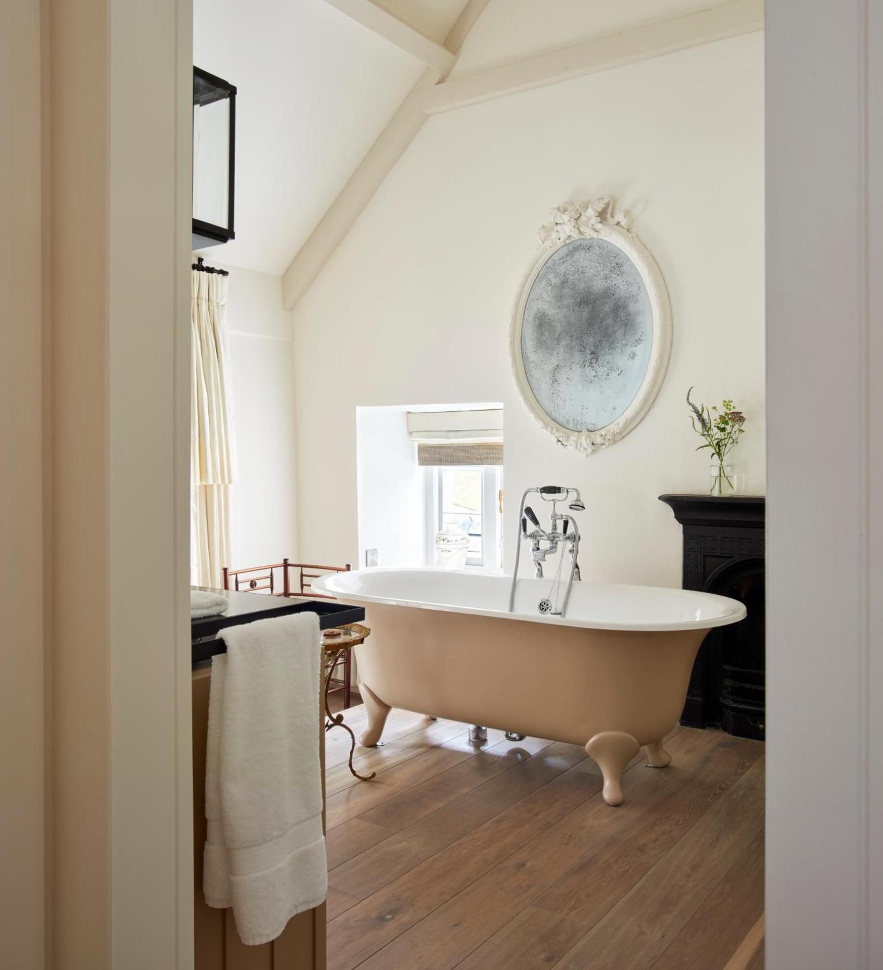 Honeymoon Suite