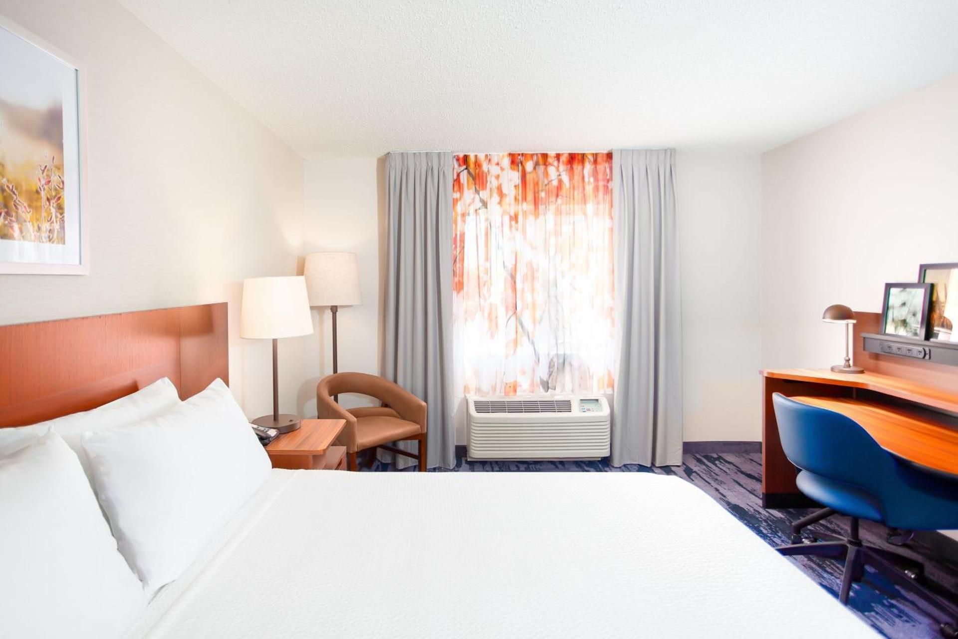 King Room with Roll-in Shower - Mobility and Hearing Accessible