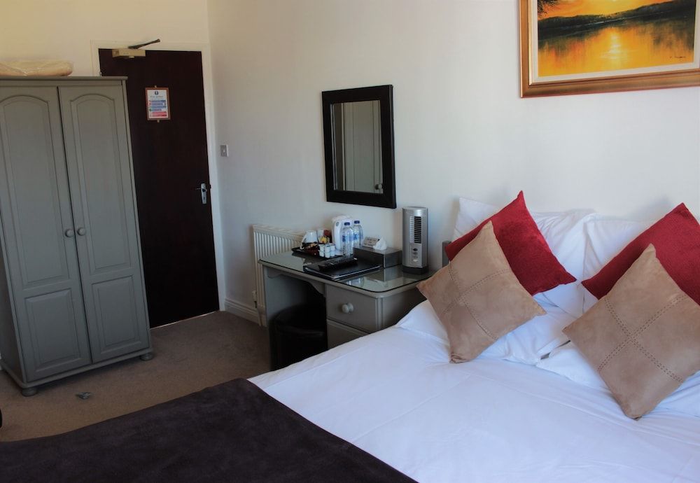 Double Room (Room9)
