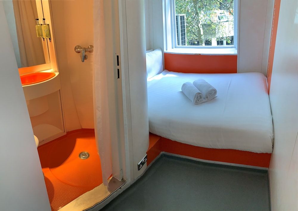 undefined Easyhotel South Kensington 2