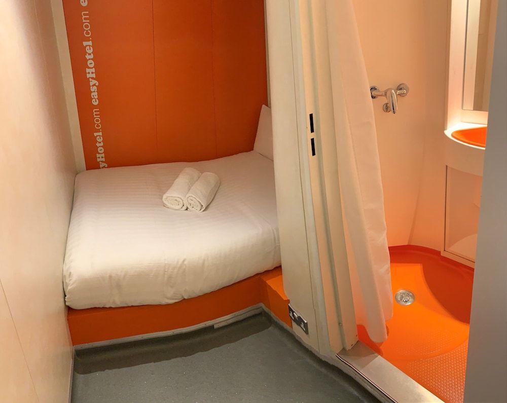undefined Easyhotel South Kensington 9