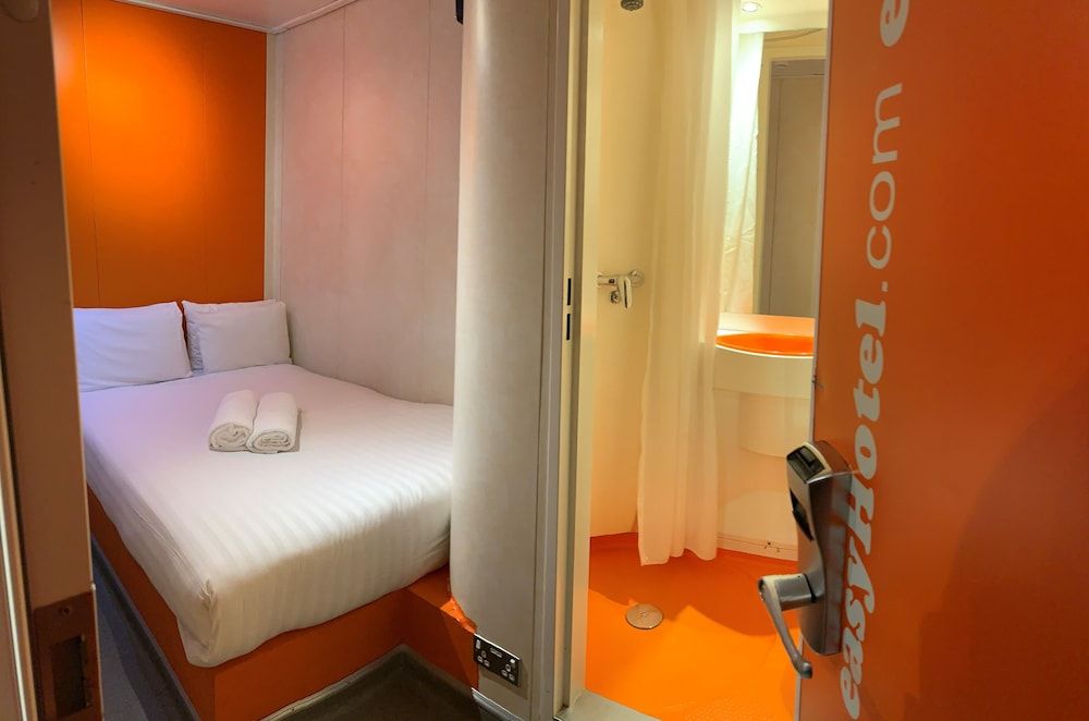 undefined Easyhotel South Kensington 10