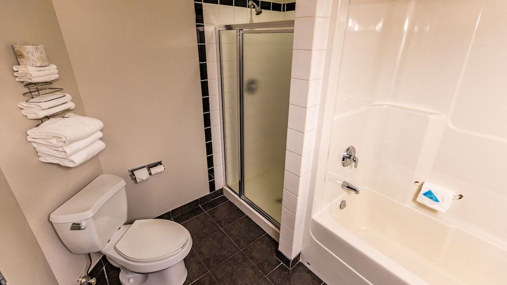 Room, 2 Queen Beds, Valley View