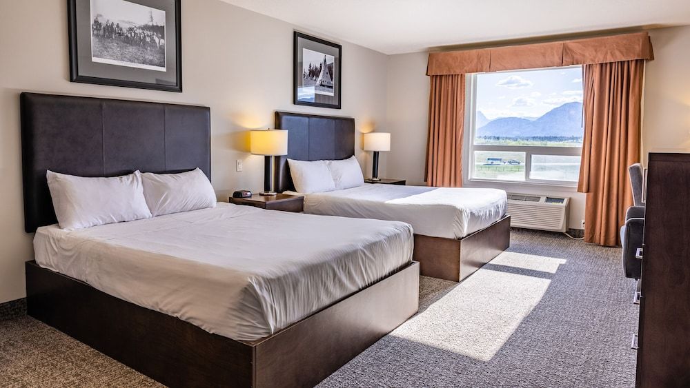 Room, 2 Queen Beds, Mountain View