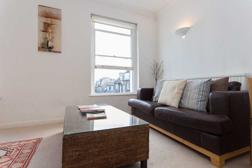 1 Bedroom Apartment in Notting Hill Accommodates 2 Apartment, 1 Bedroom 12