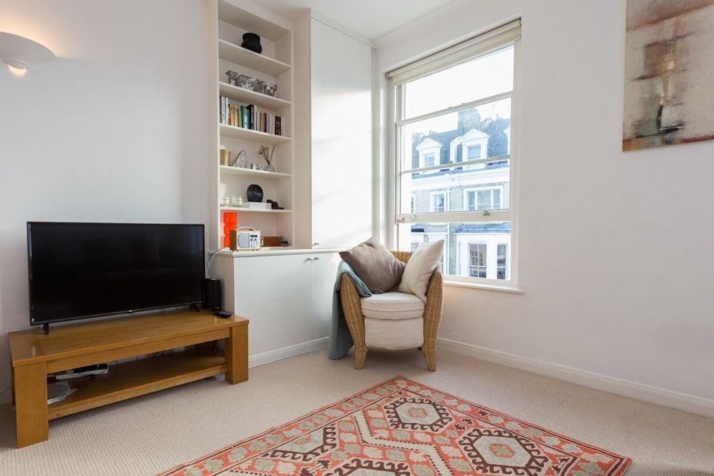 1 Bedroom Apartment in Notting Hill Accommodates 2 Apartment, 1 Bedroom 14