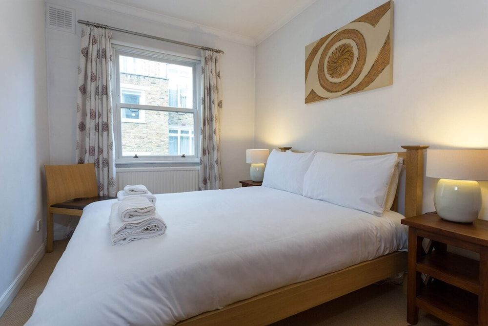 undefined 1 Bedroom Apartment in Notting Hill Accommodates 2 7