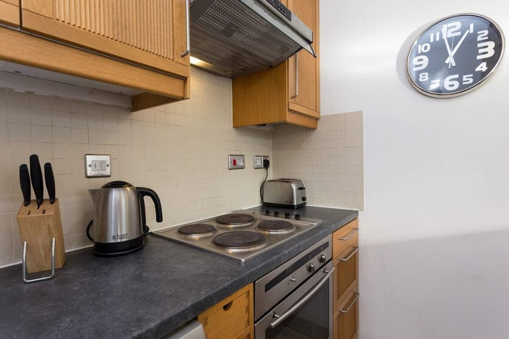 1 Bedroom Apartment in Notting Hill Accommodates 2 Apartment, 1 Bedroom 10