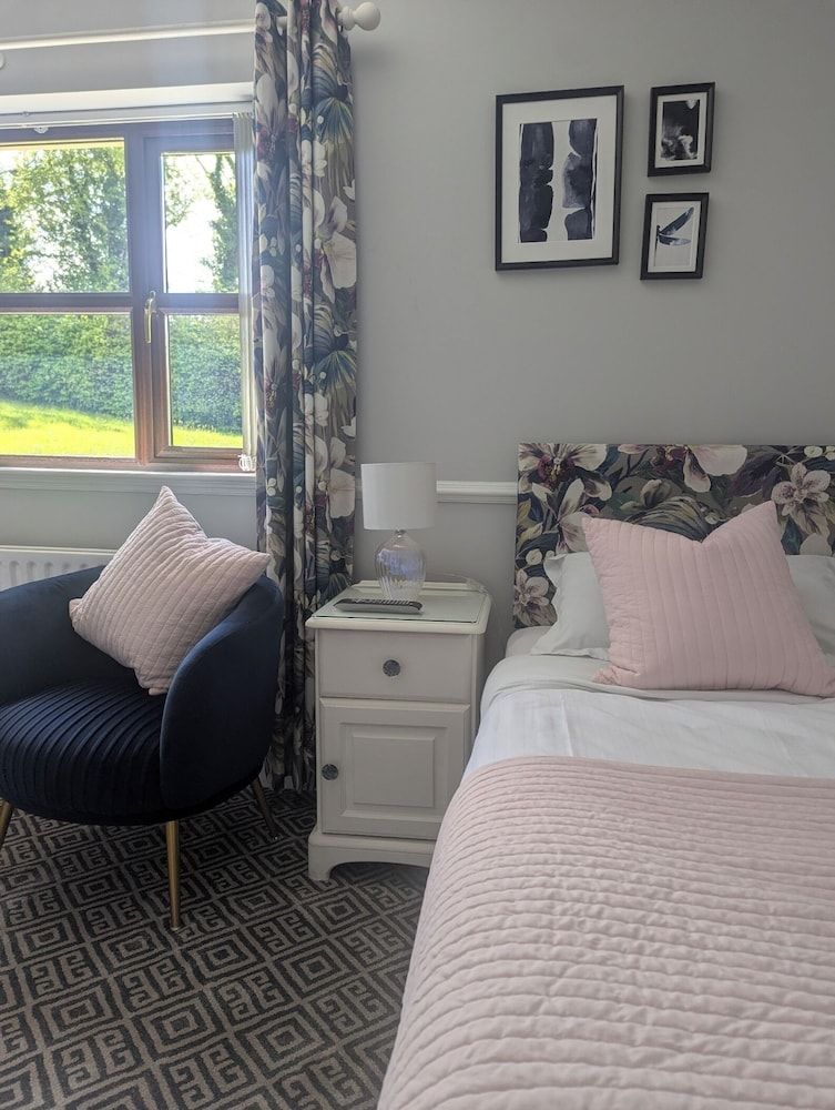 Classic Triple Room, Garden View