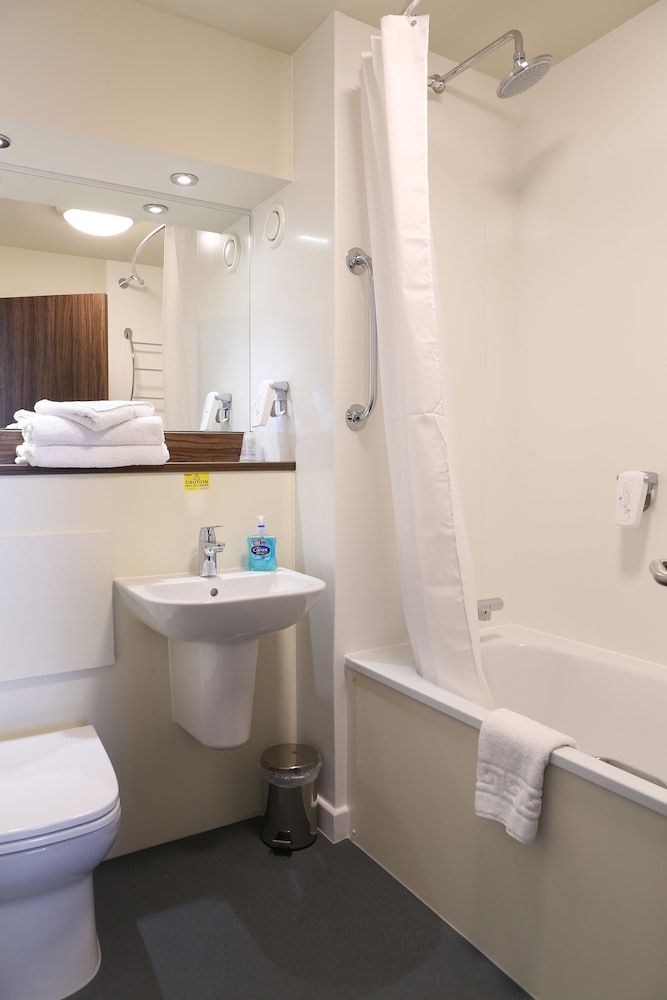 Harbour Spring, Peterhead by Marston's Inns Family Room 4