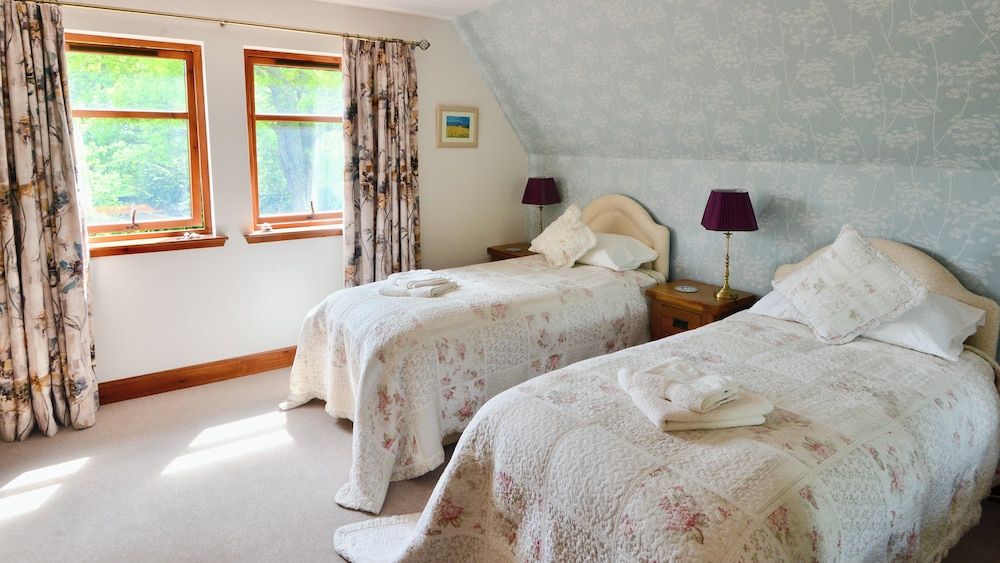Twin Room, Private Bathroom