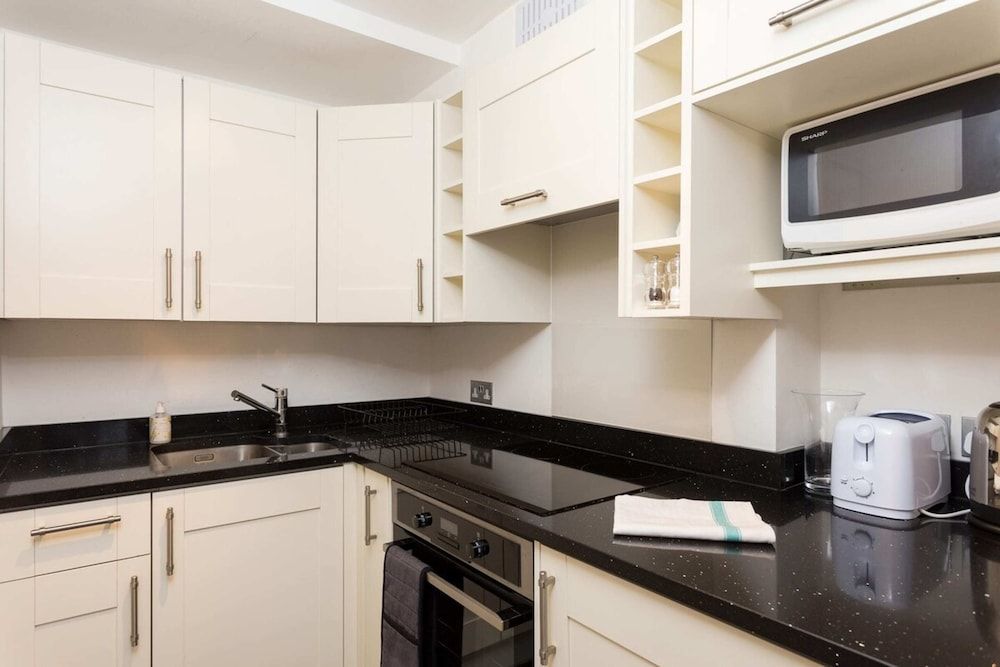 1 Bedroom Flat in South Kensington Apartment, 1 Bedroom 11