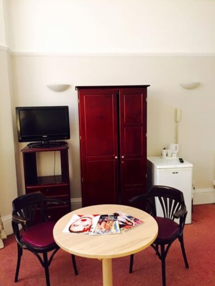 Blue Bells Quadruple Room 2