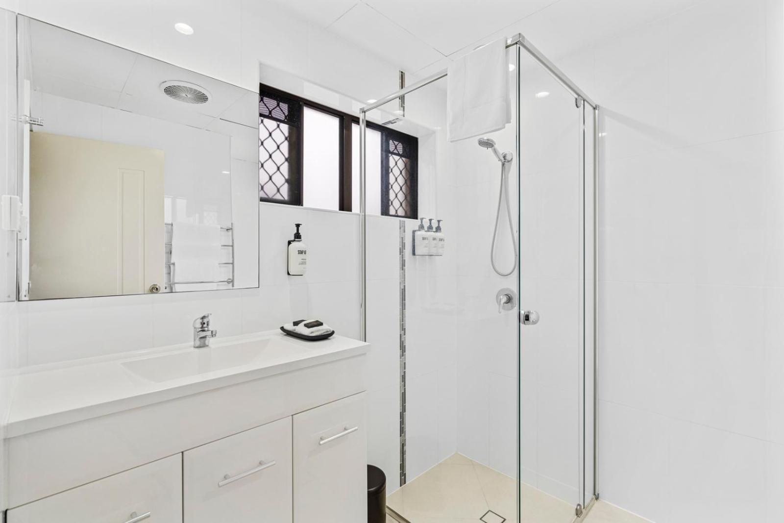 1 Queen Bed, 1 Single Bed, Nonsmoking, Upgrade