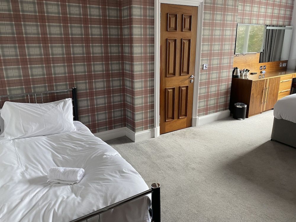 The Craigie Family Room 5