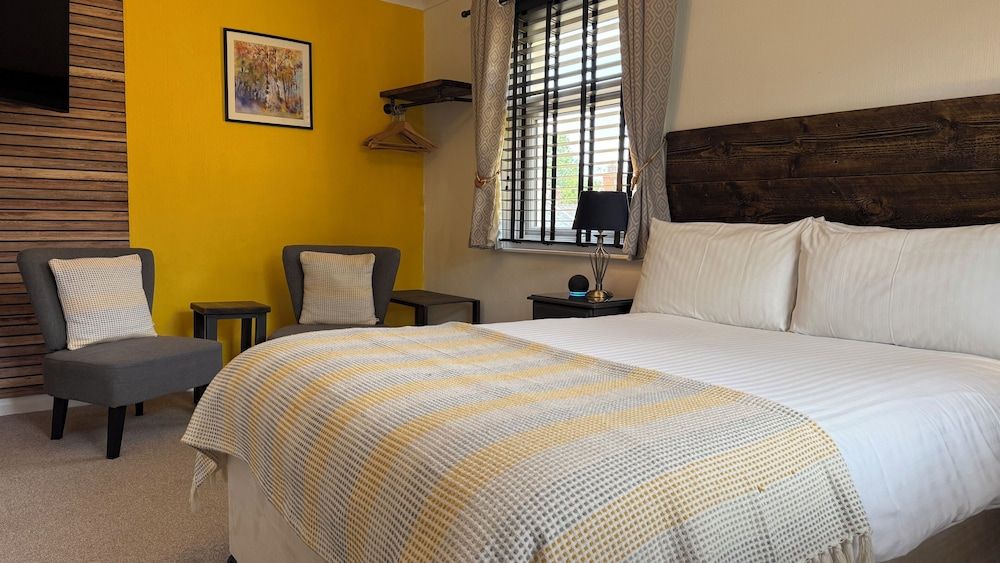 Superior Double Room, Ensuite, Courtyard View (Double Ensuite)
