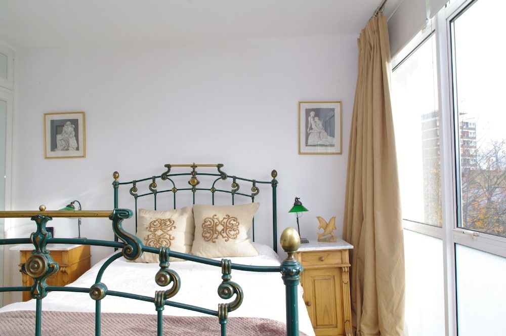 undefined The London Agent West London Studios 6