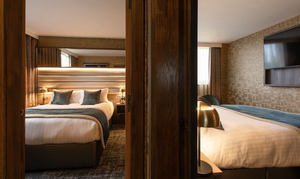 Carlton Hotel Classic Family Room 2