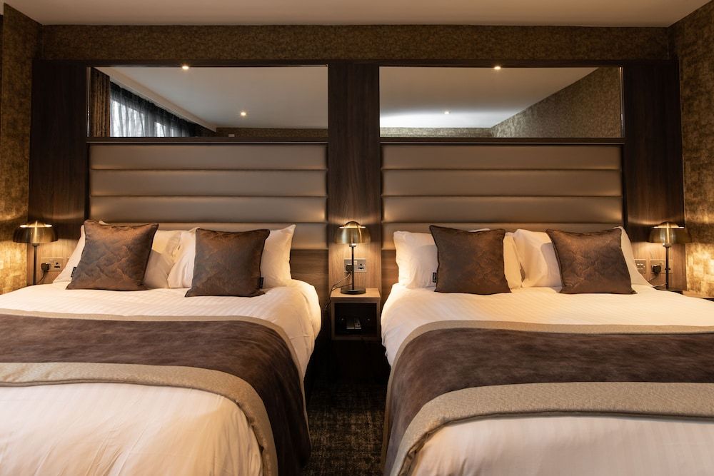 Carlton Hotel Classic Family Room 3