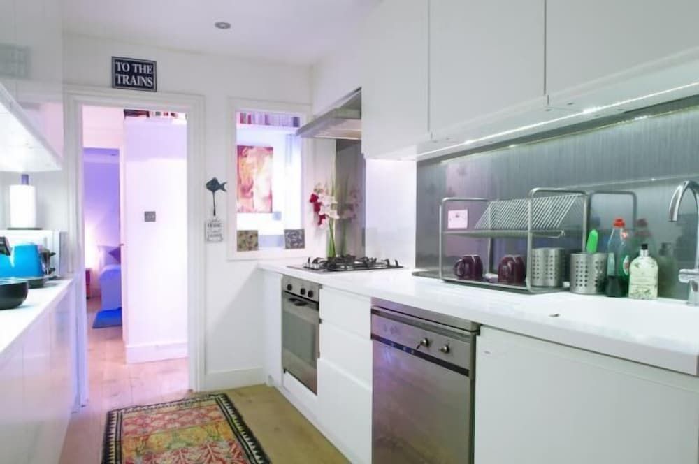 undefined The London Agent Kensington Comeragh 7