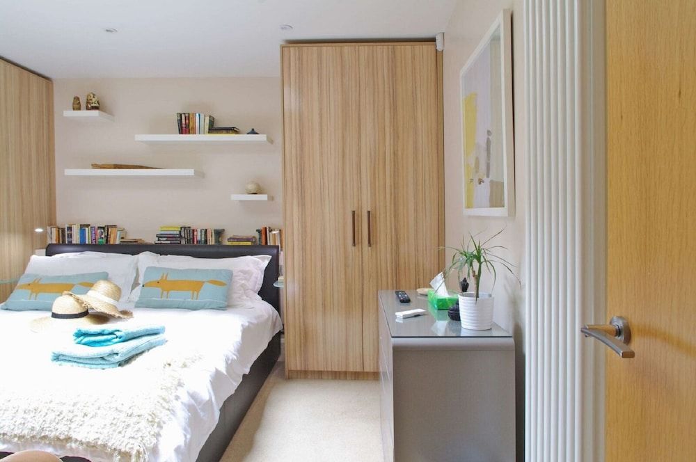 undefined The London Agent Chelsea Finborough 4