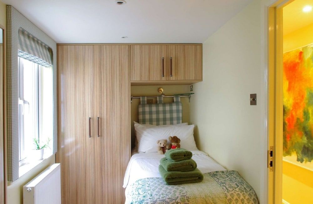 undefined The London Agent Chelsea Finborough 3