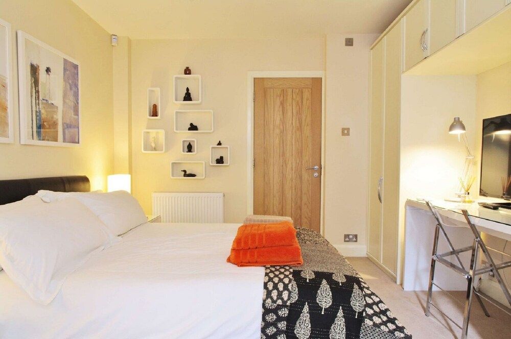 undefined The London Agent Chelsea Finborough 5