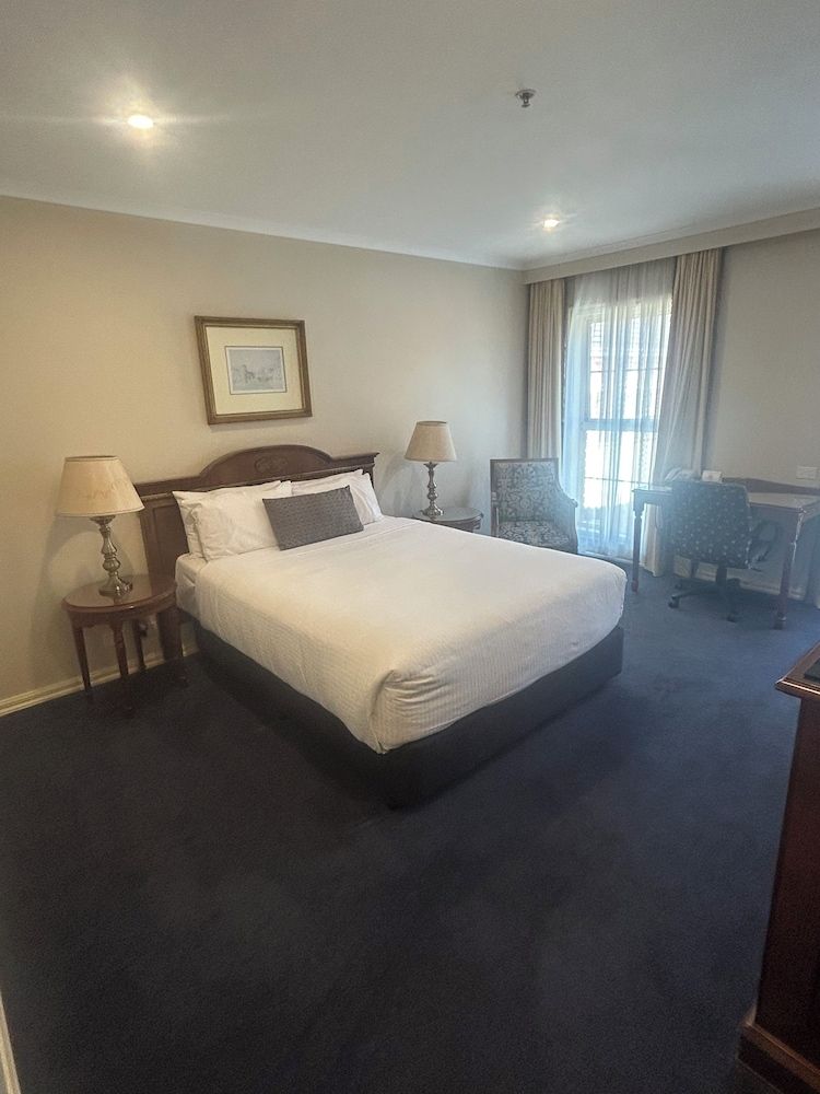 Canterbury International Hotel Executive Room 2