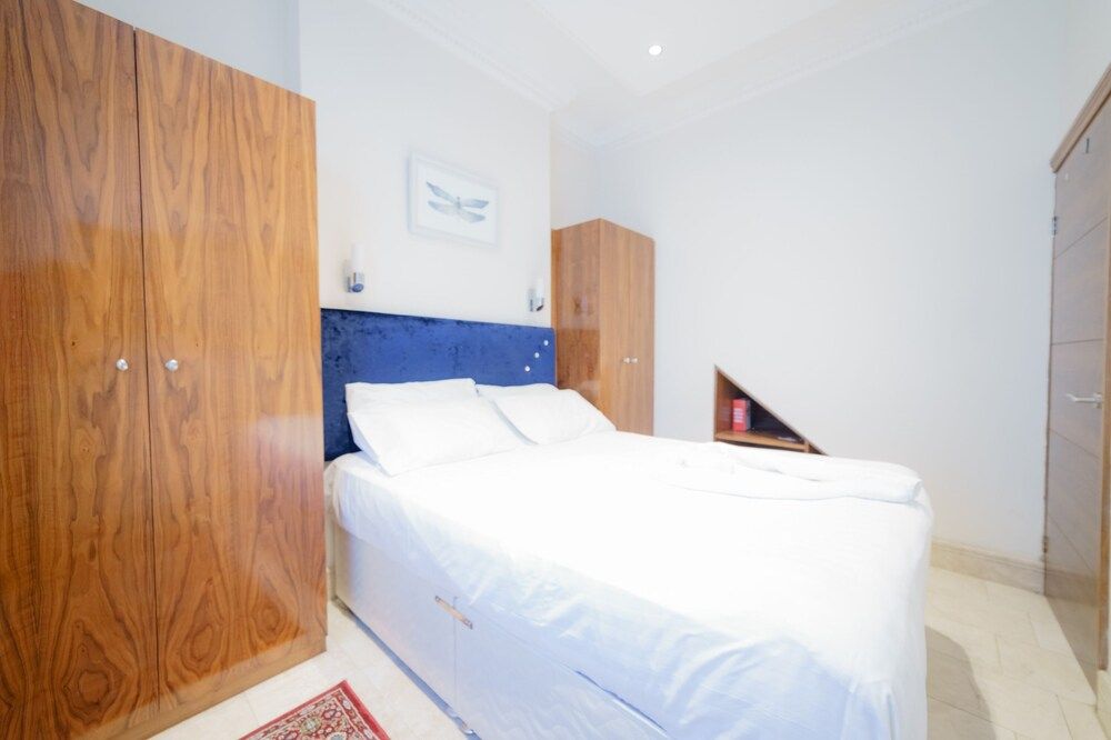 Hyde Park Place Deluxe Apartment, 2 Bedrooms 18