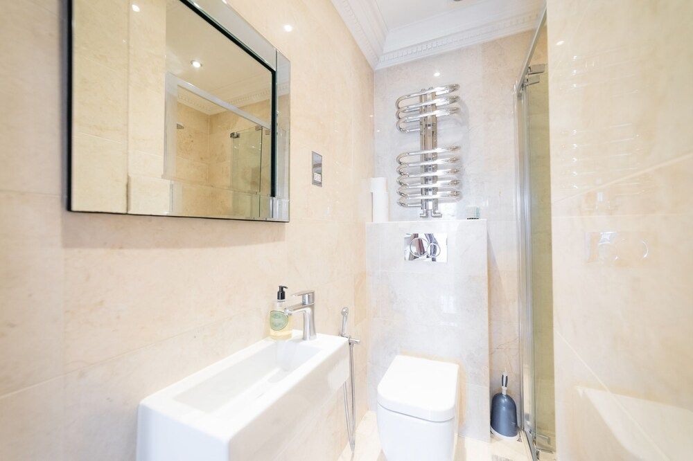 Hyde Park Place Deluxe Apartment, 2 Bedrooms 21