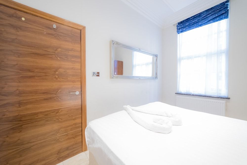 Hyde Park Place Deluxe Apartment, 2 Bedrooms 10