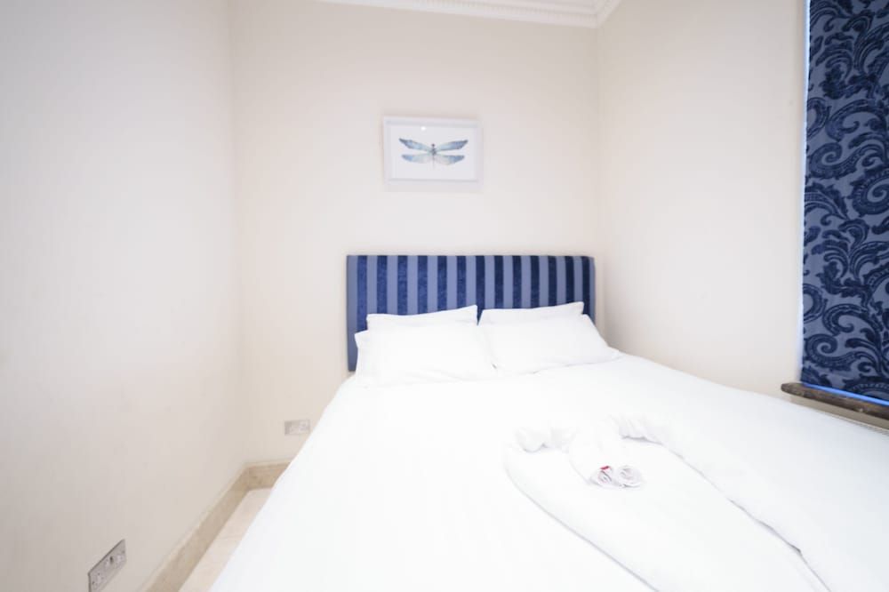 Hyde Park Place Deluxe Apartment, 2 Bedrooms 17