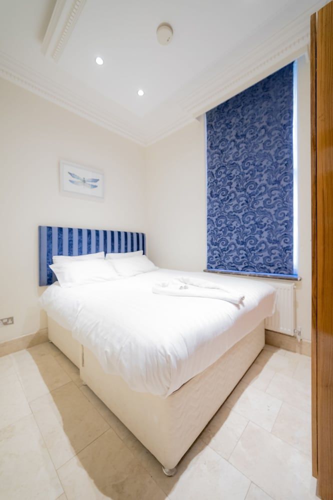 Hyde Park Place Deluxe Apartment, 2 Bedrooms 9