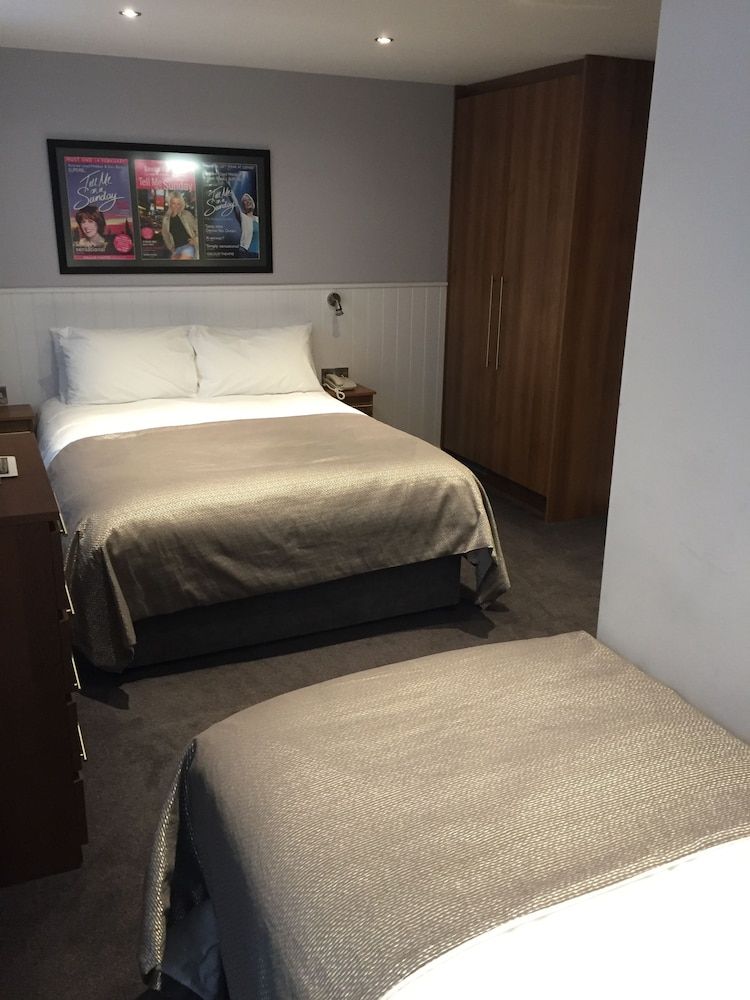 Triple Room, Multiple Beds