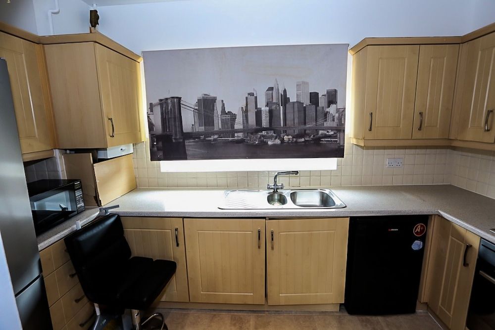 undefined Modern 2 Bedroom Apartment 10