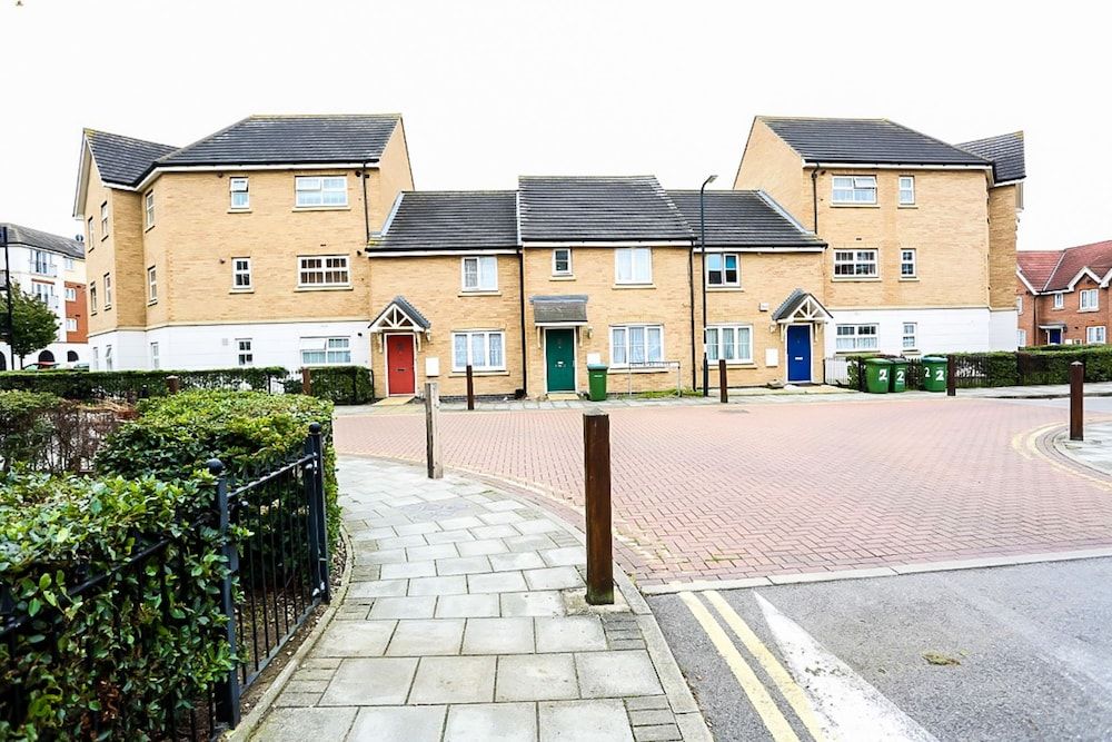 undefined Modern 2 Bedroom Apartment 4