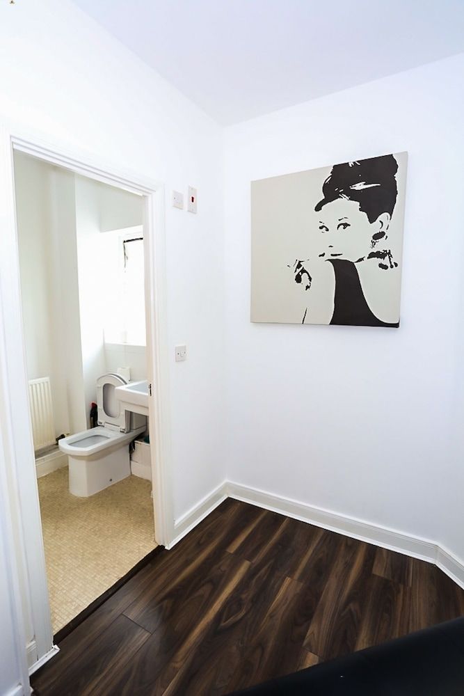 undefined Modern 2 Bedroom Apartment