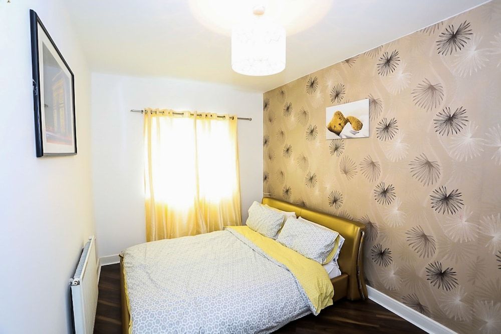 undefined Modern 2 Bedroom Apartment 5