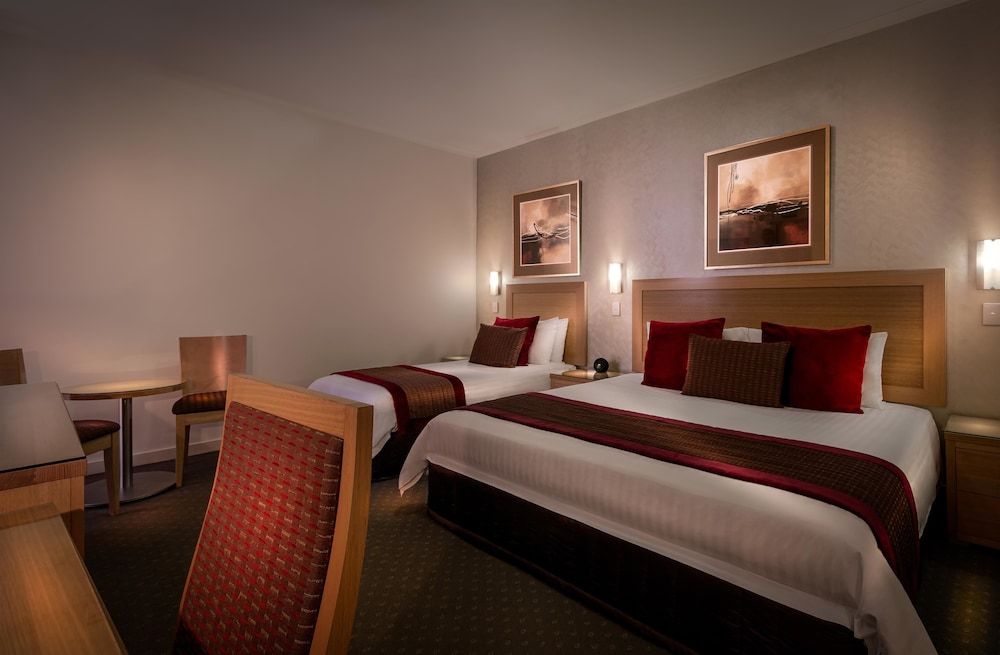 Executive Room, 1 King Bed, Non Smoking (Walk-in Shower;Larger Room)
