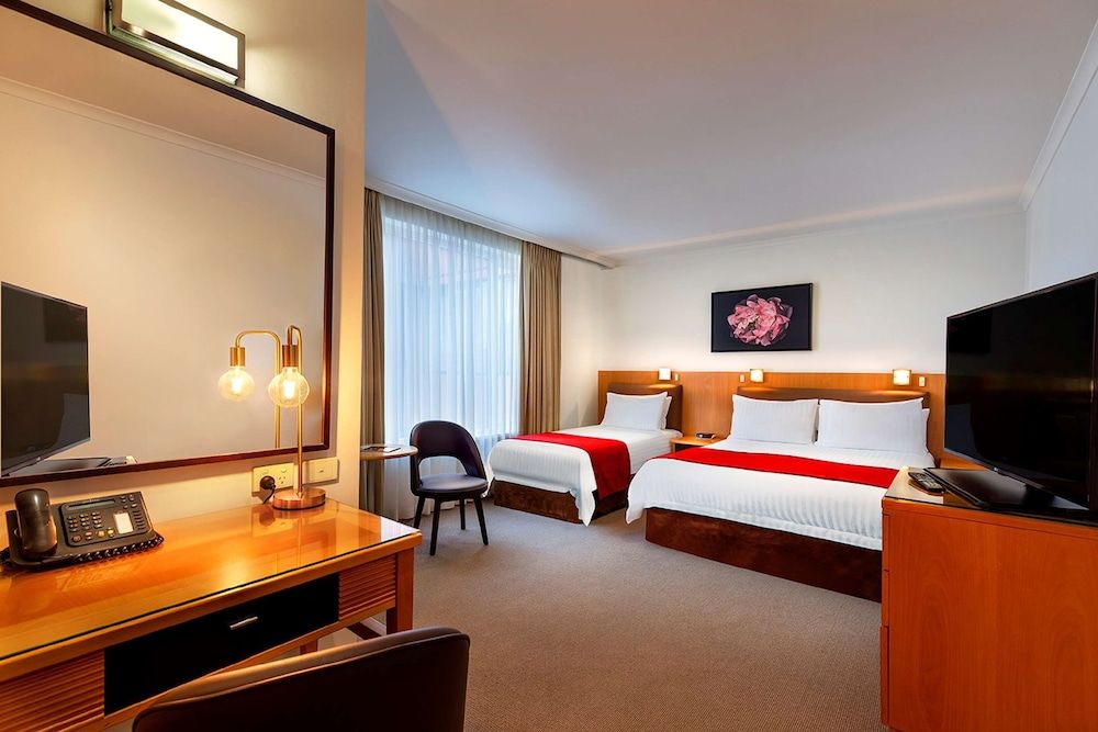 Best Western Plus Travel Inn Hotel Deluxe Room, Multiple Beds, Non Smoking (Walk-in Shower) 3