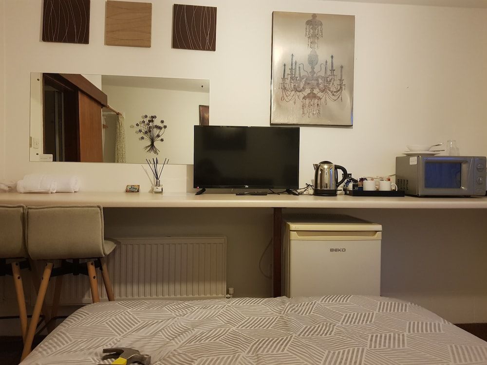 Chelford Guesthouse Double Room, 1 Double Bed 8