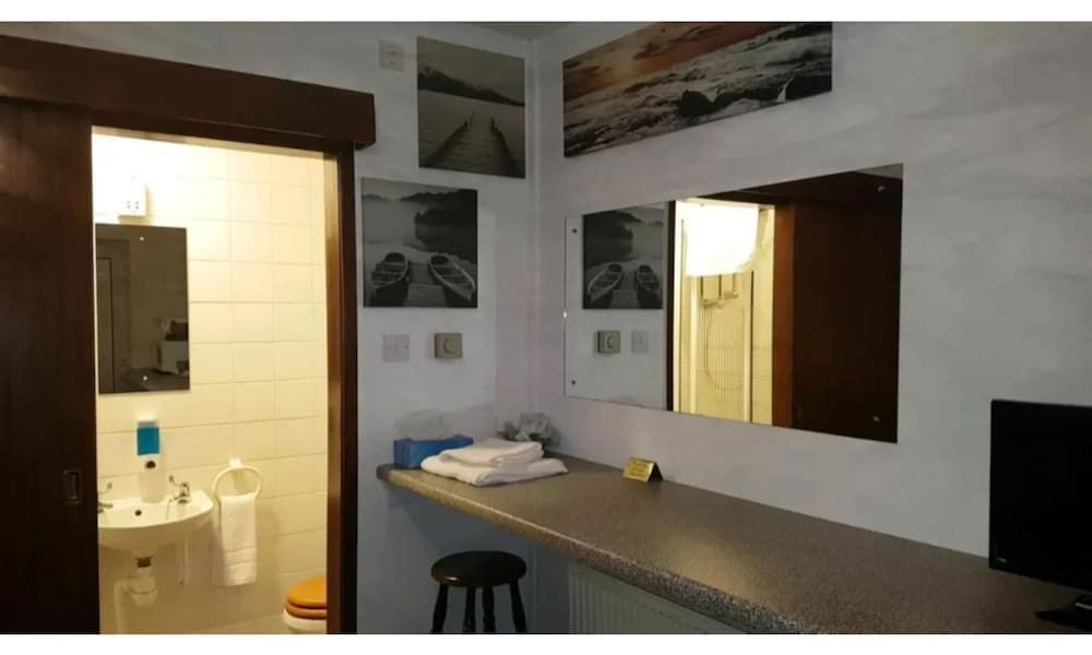 Chelford Guesthouse Double Room, 1 Double Bed 10