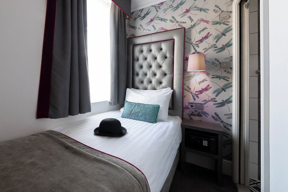 undefined The Beverley Hotel 10