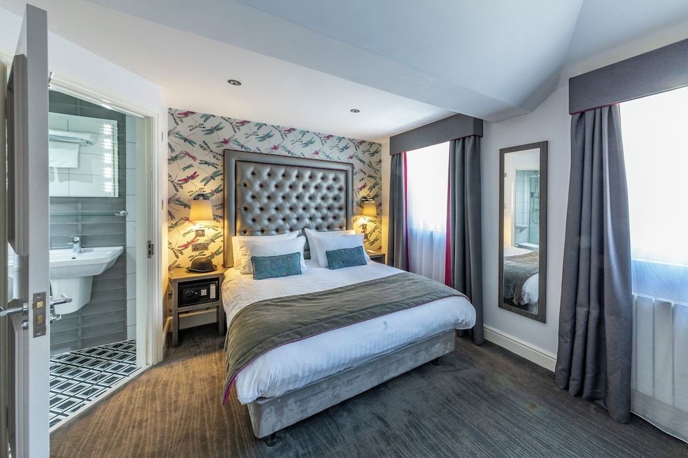 undefined The Beverley Hotel 2