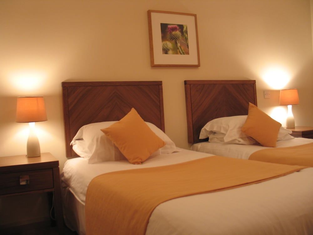 Traditional Plus Two Bedrooms Apartment